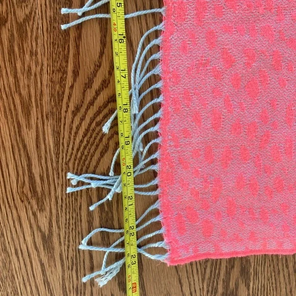 Gap scarf, soft and warm, perfect condition! - Picture 8 of 8